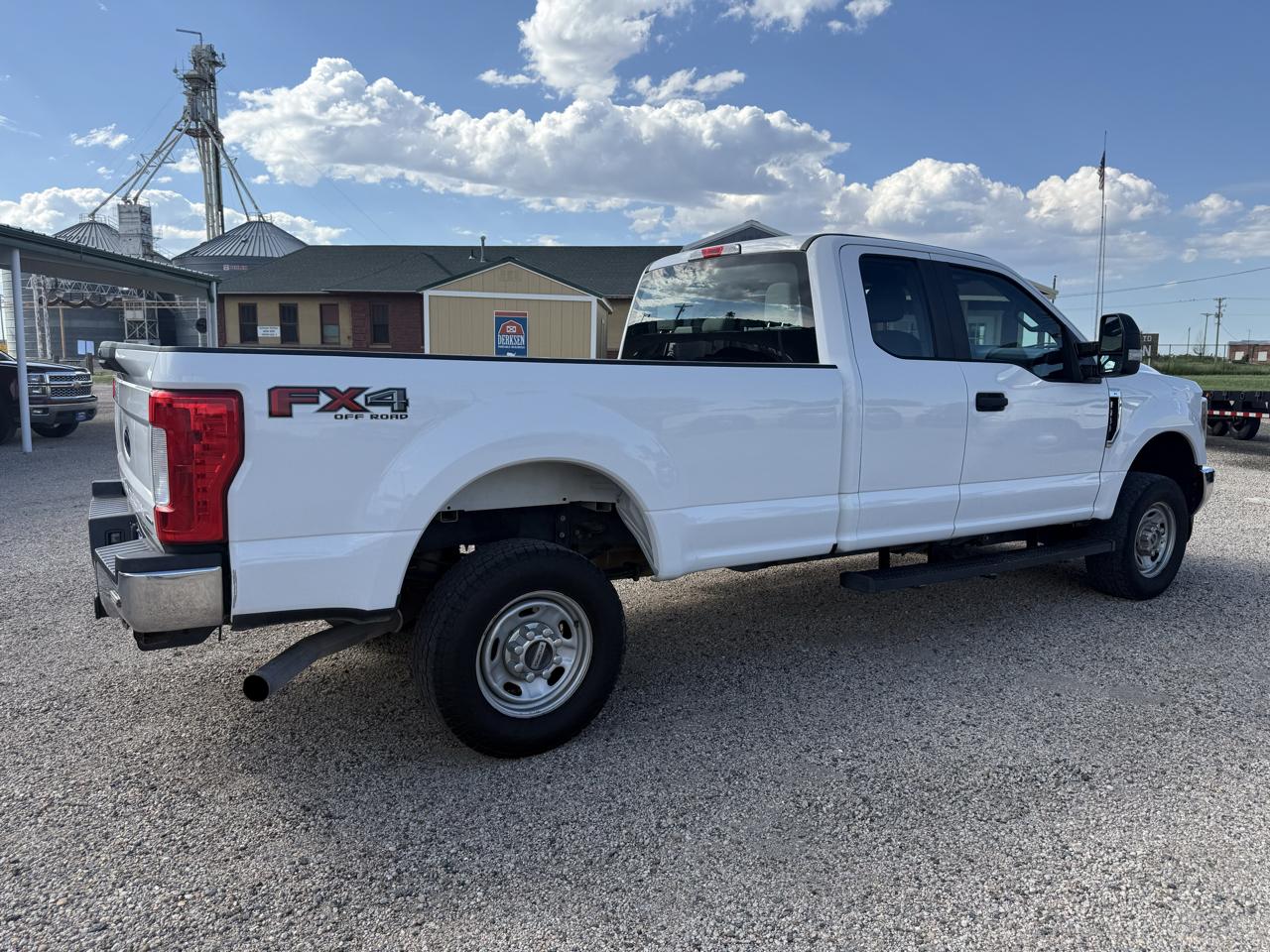 Ford F-250 SD XL SuperCab Long Bed 4WD 2019