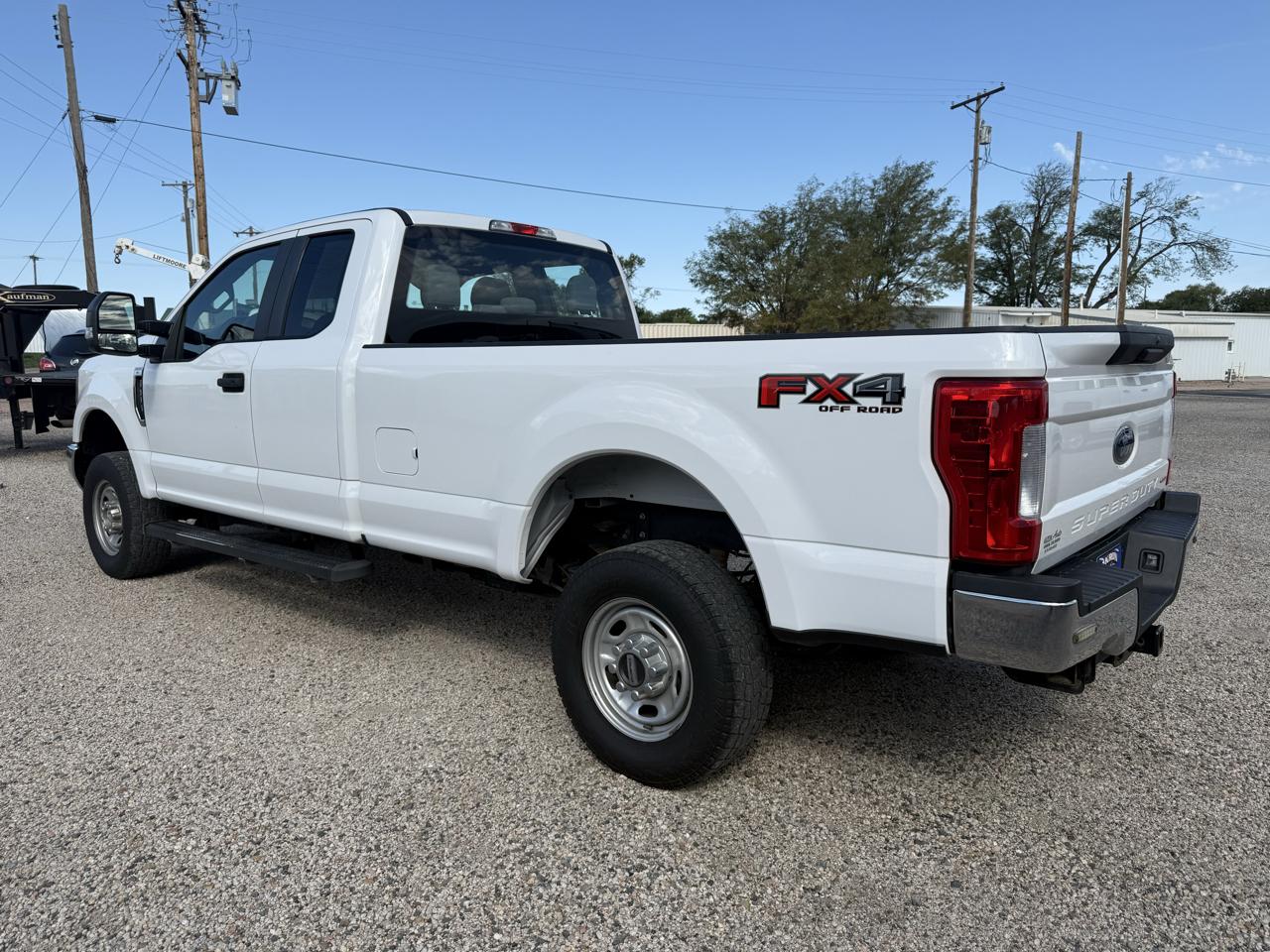 Ford F-250 SD XL SuperCab Long Bed 4WD 2019
