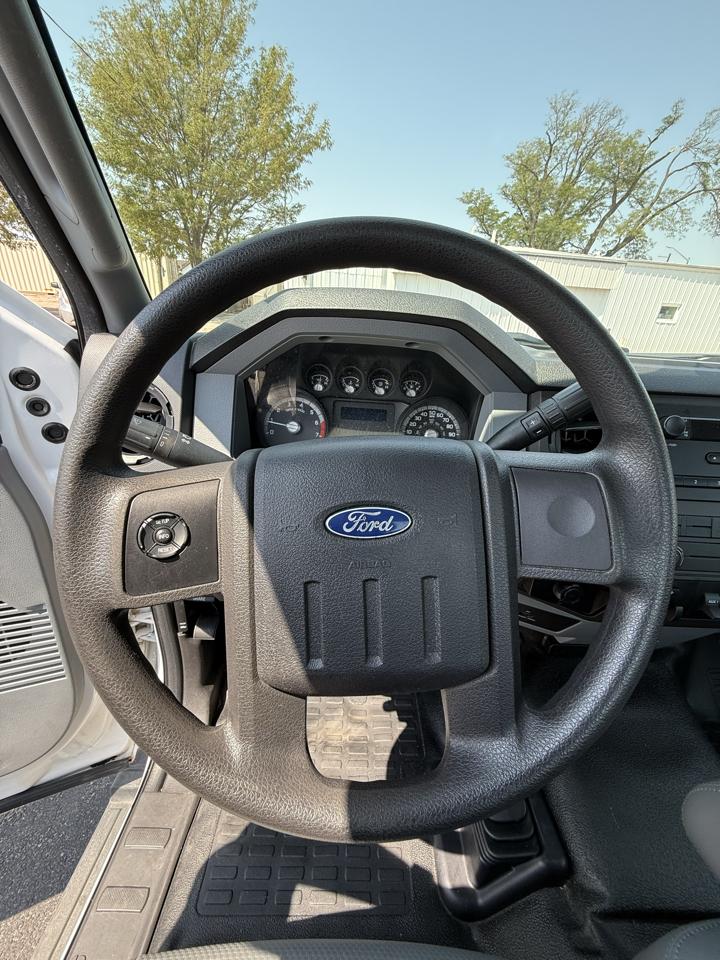 Ford F-350 SD XL 4WD 2012