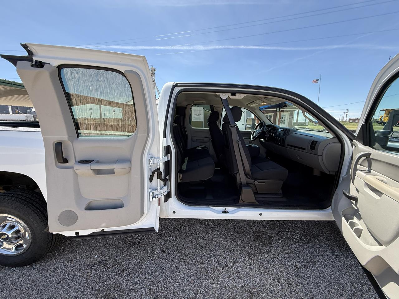 Chevrolet Silverado 2500HD Work Truck Ext. Cab 4WD 2013