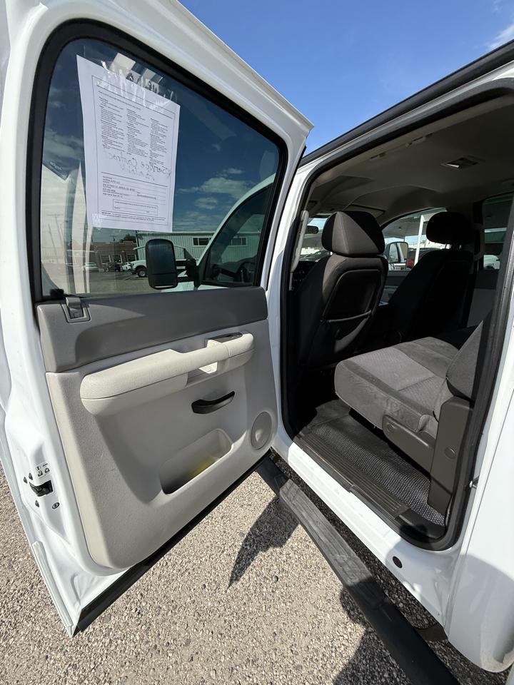 Chevrolet Silverado 3500HD Work Truck Crew Cab 4WD 2013