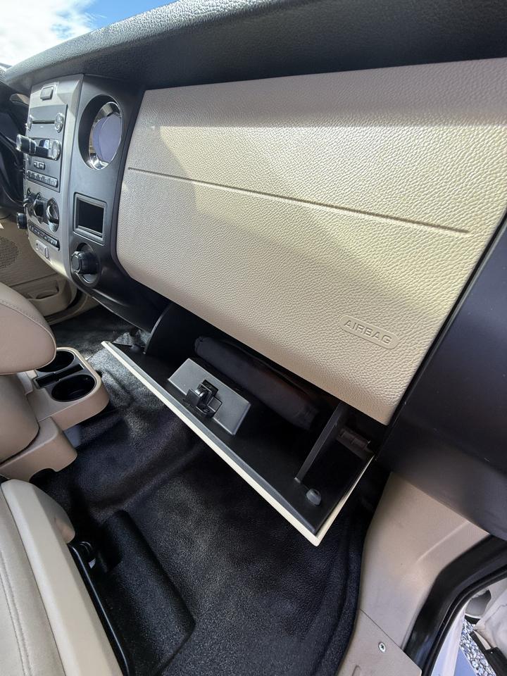 Ford Expedition EL XL 4WD 2016