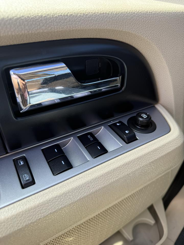 Ford Expedition EL XL 4WD 2016