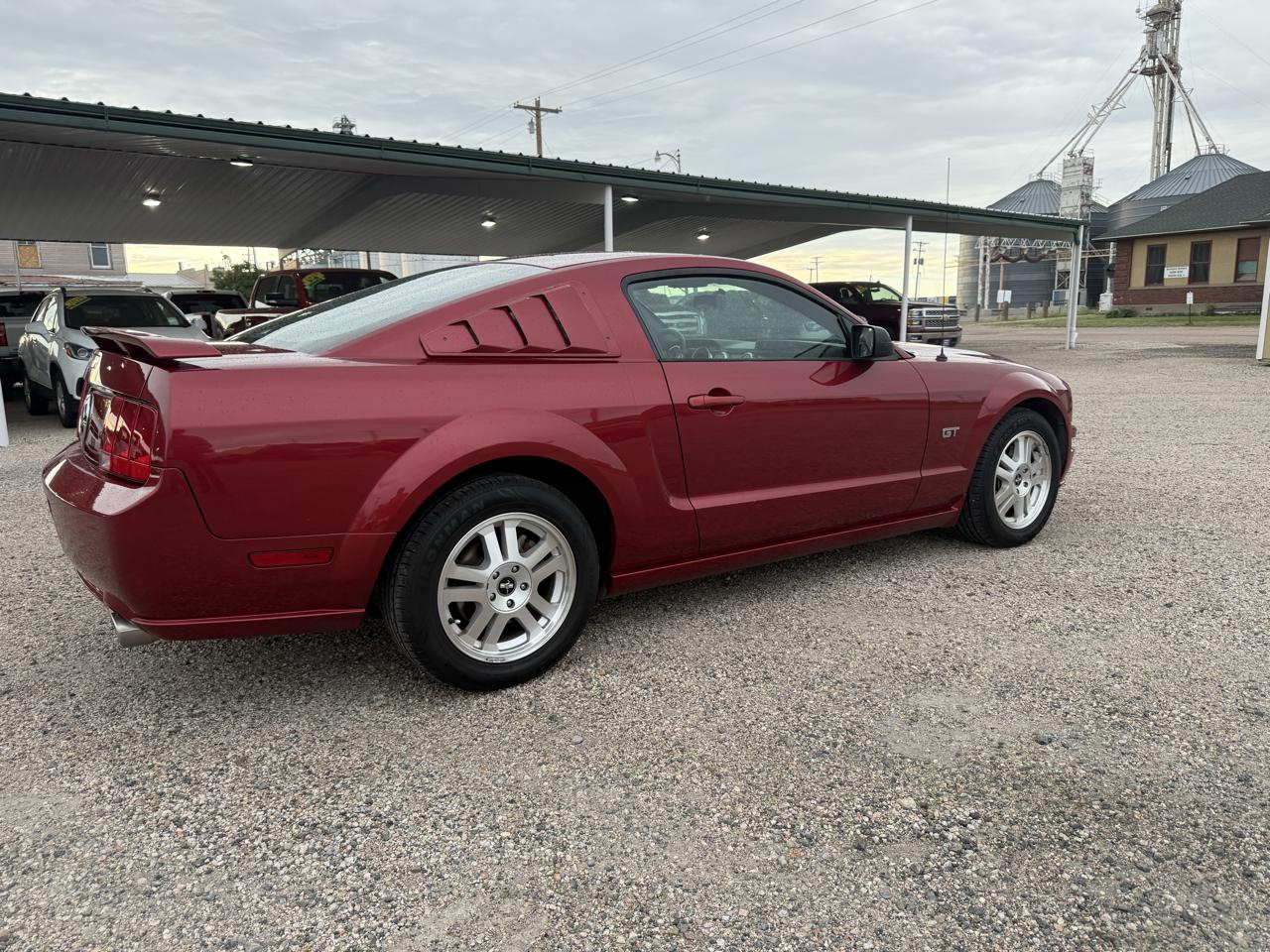 Ford Mustang GT Deluxe Coupe 2007