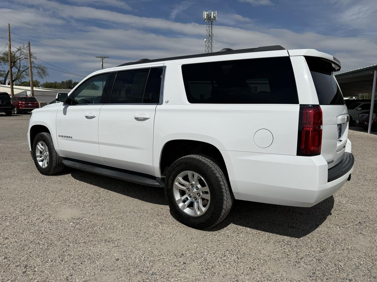 Chevrolet Suburban 4WD 4dr 1500 LT 2018