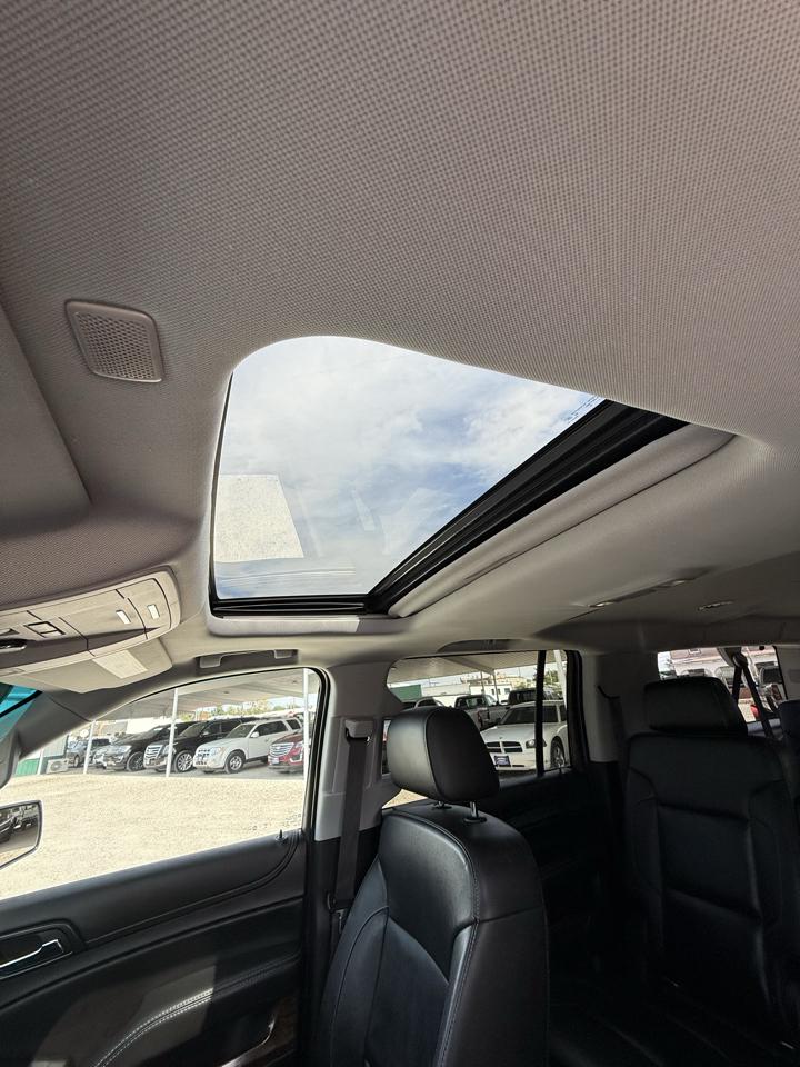 Chevrolet Suburban 4WD 4dr 1500 LT 2018