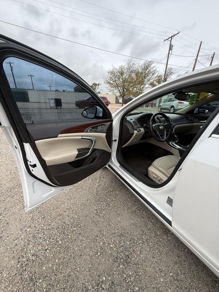 Buick Regal 4dr Sdn Sport Touring FWD 2017