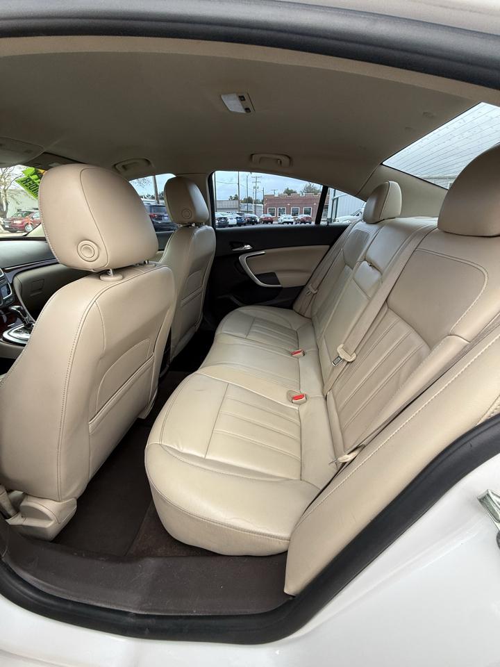 Buick Regal 4dr Sdn Sport Touring FWD 2017