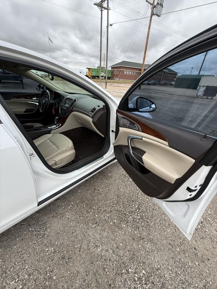 Buick Regal 4dr Sdn Sport Touring FWD 2017