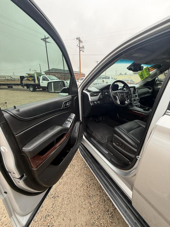 GMC Yukon XL 4WD 4dr SLT 2017