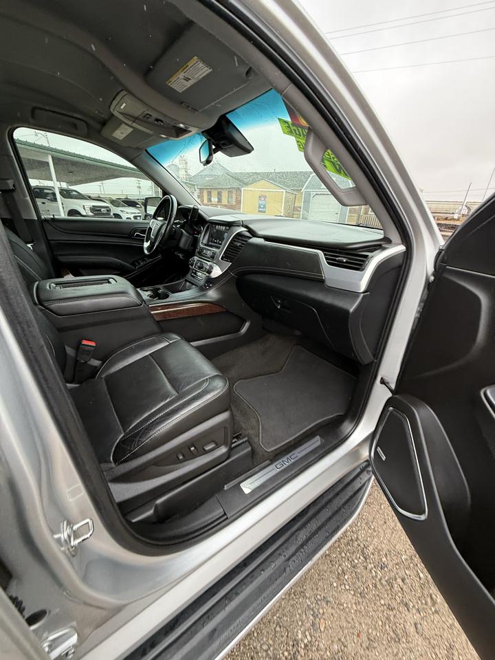 GMC Yukon XL 4WD 4dr SLT 2017