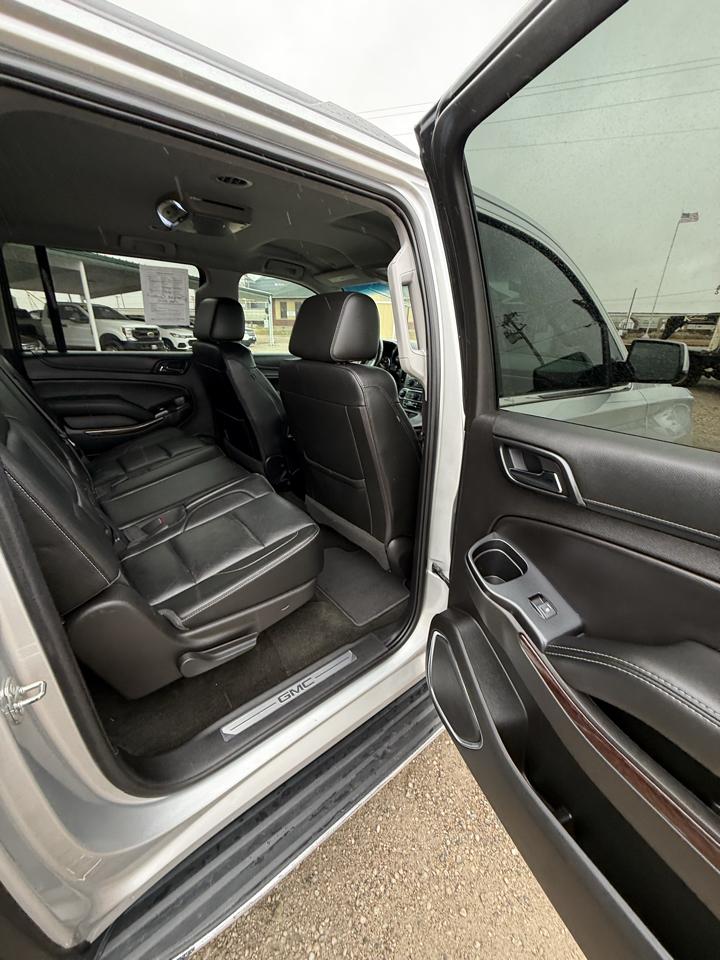 GMC Yukon XL 4WD 4dr SLT 2017