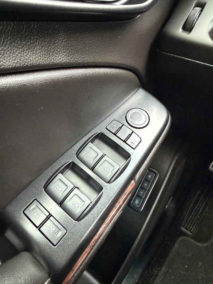 GMC Yukon XL 4WD 4dr SLT 2017