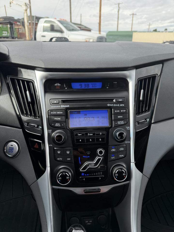 Hyundai Sonata 4dr Sdn 2.4L Auto Limited 2013