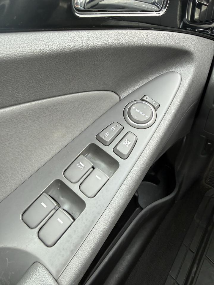 Hyundai Sonata 4dr Sdn 2.4L Auto Limited 2013