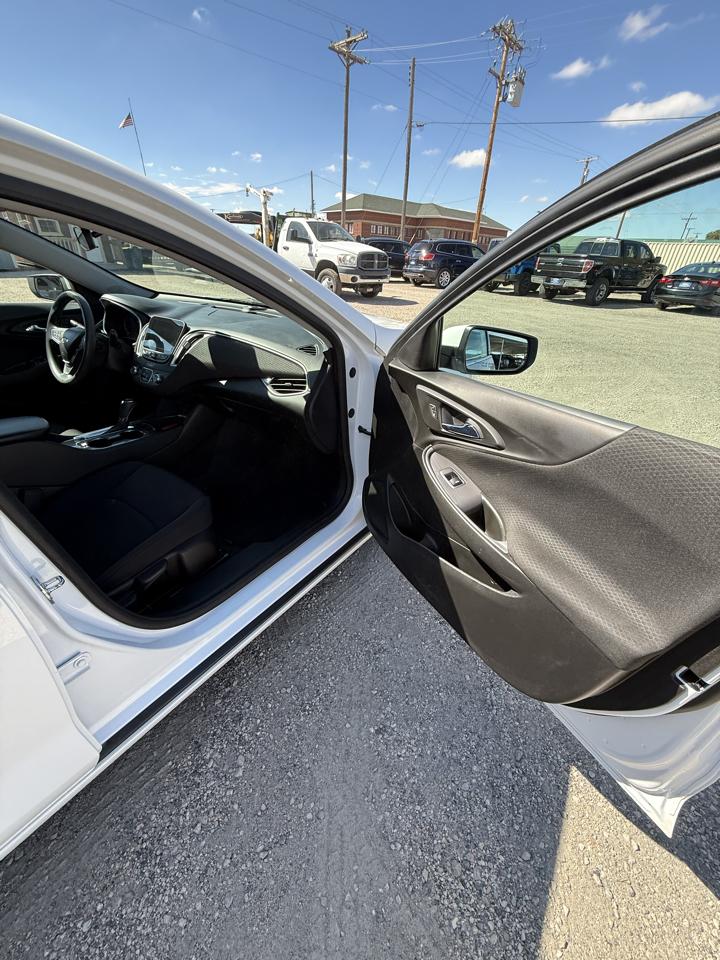 Chevrolet Malibu 4dr Sdn LS w/1FL 2020