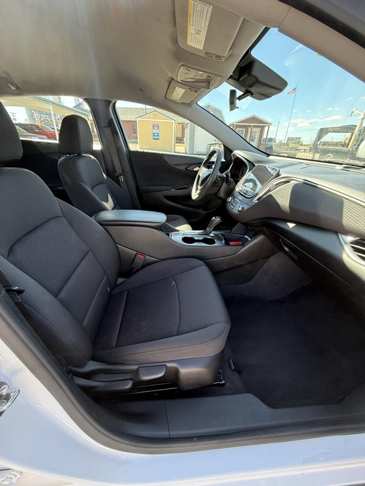 Chevrolet Malibu 4dr Sdn LS w/1FL 2020