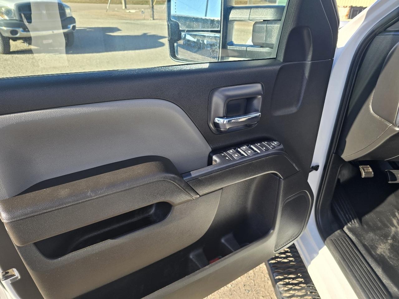 Chevrolet Silverado 2500HD Work Truck Double Cab Short Box 4WD 2017