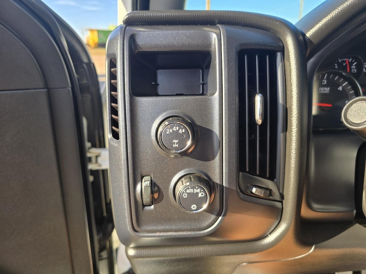 Chevrolet Silverado 2500HD Work Truck Double Cab Short Box 4WD 2017