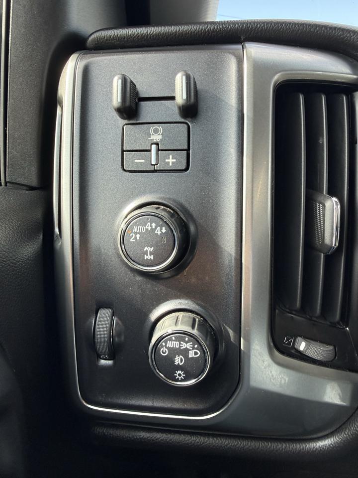 Chevrolet Silverado 1500 4WD Crew Cab 143.5" LT w/2LT 2018