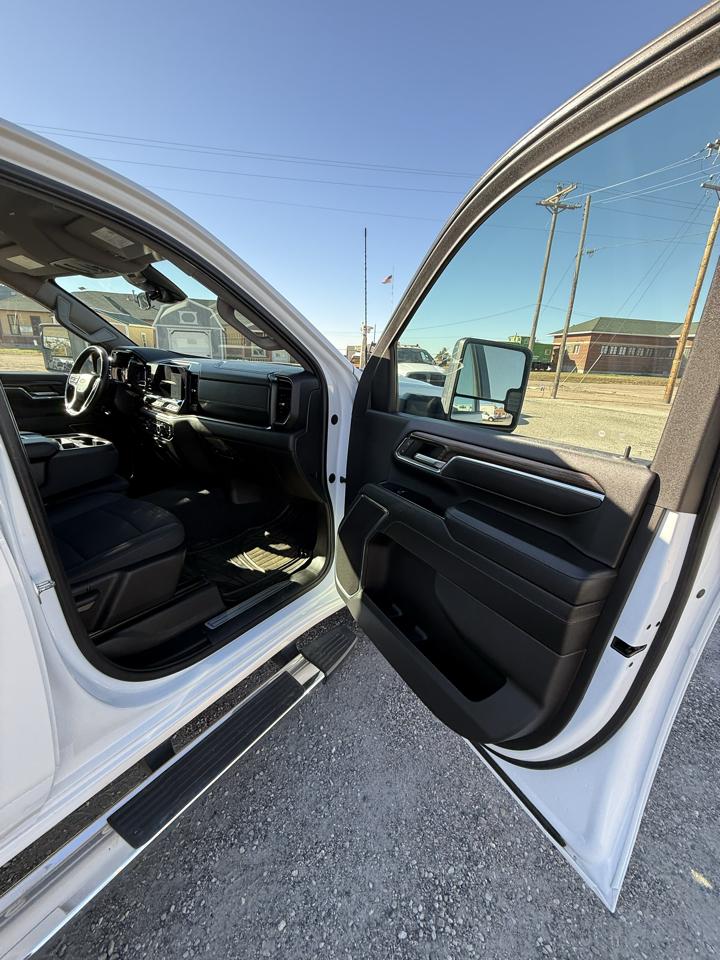 Chevrolet Silverado 2500HD LT Crew Cab Long Bed 4WD 2024