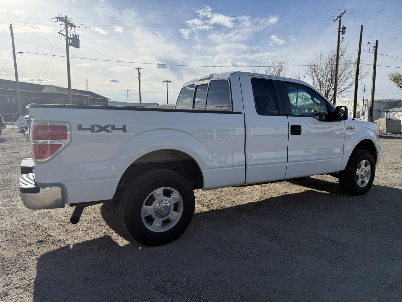 Ford F-150 4WD SuperCab 145" XL 2013