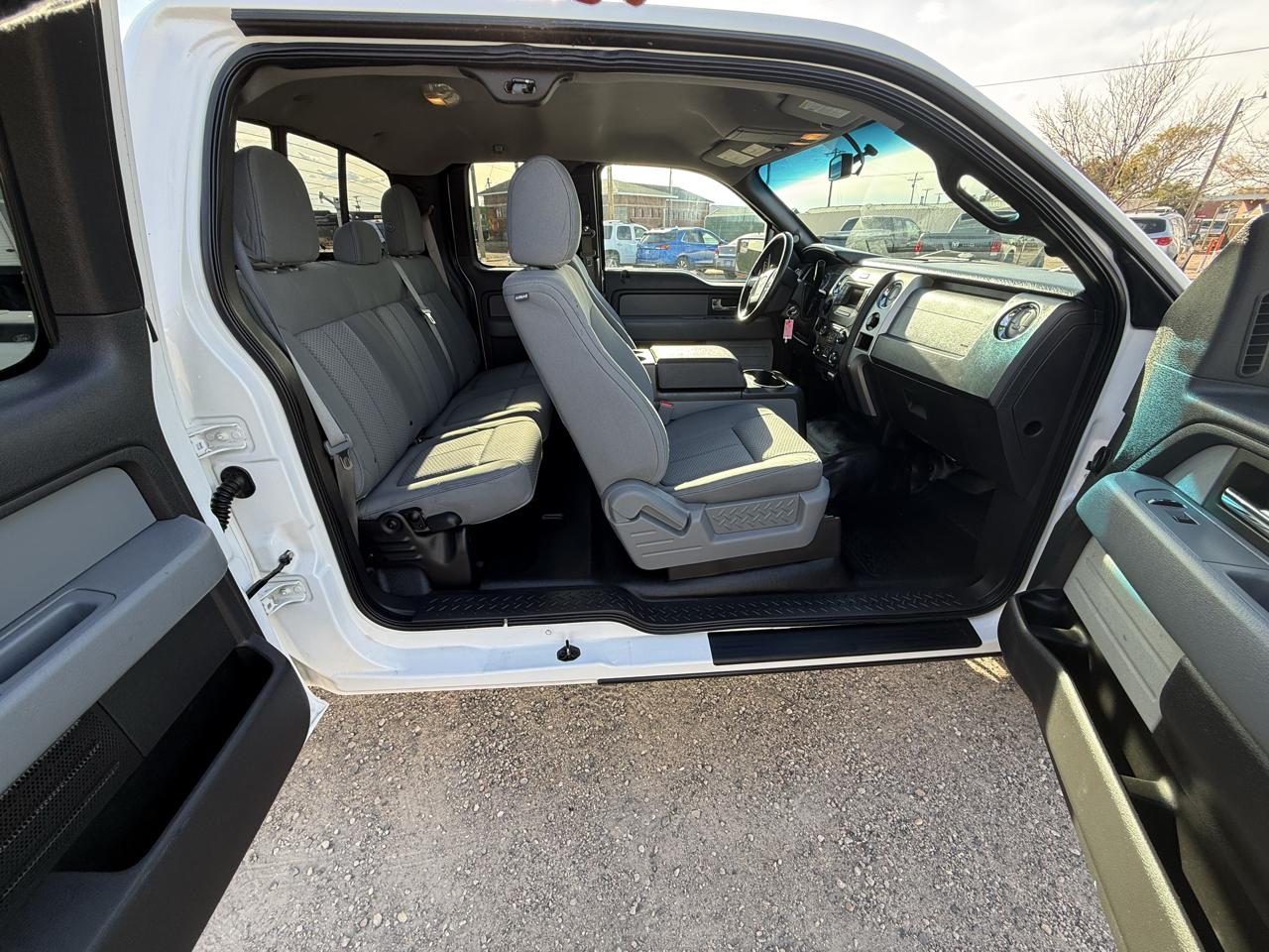 Ford F-150 4WD SuperCab 145" XL 2013