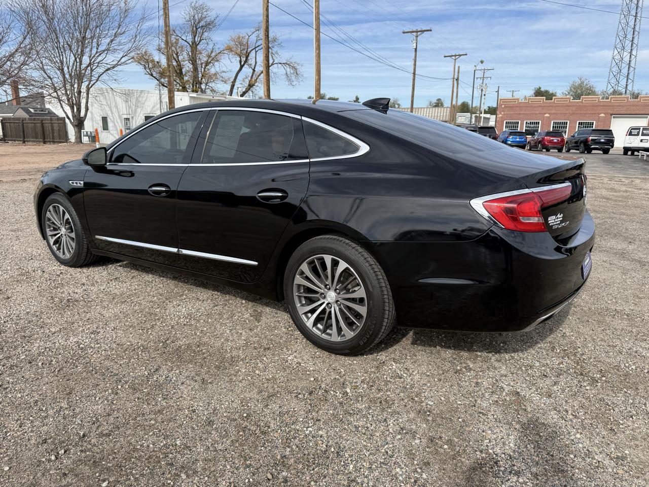 Buick LaCrosse 4dr Sdn Essence FWD 2017