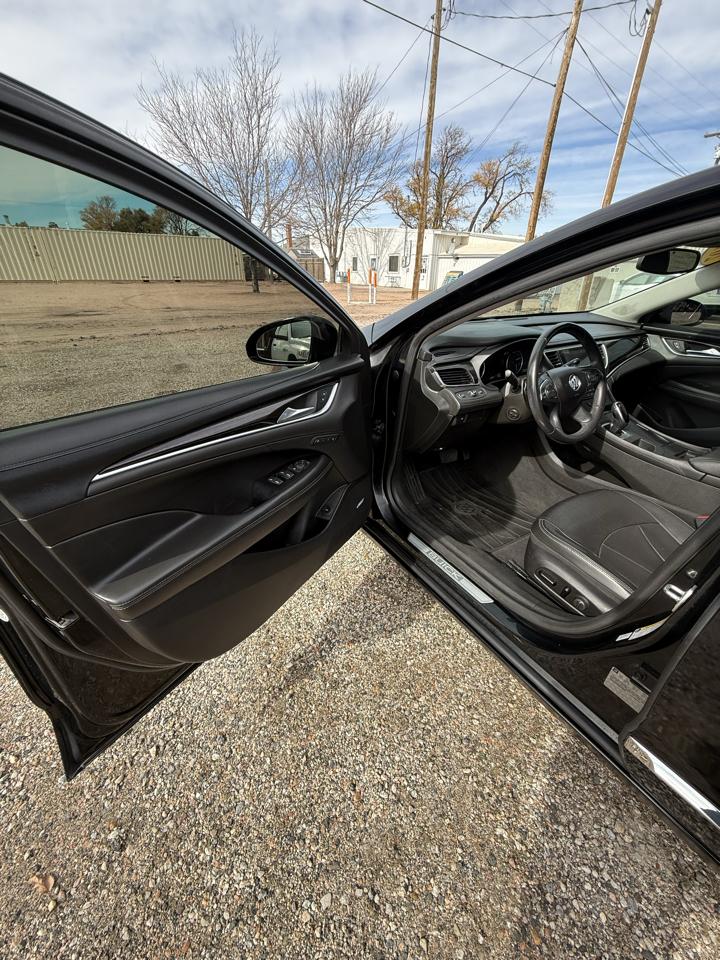 Buick LaCrosse 4dr Sdn Essence FWD 2017