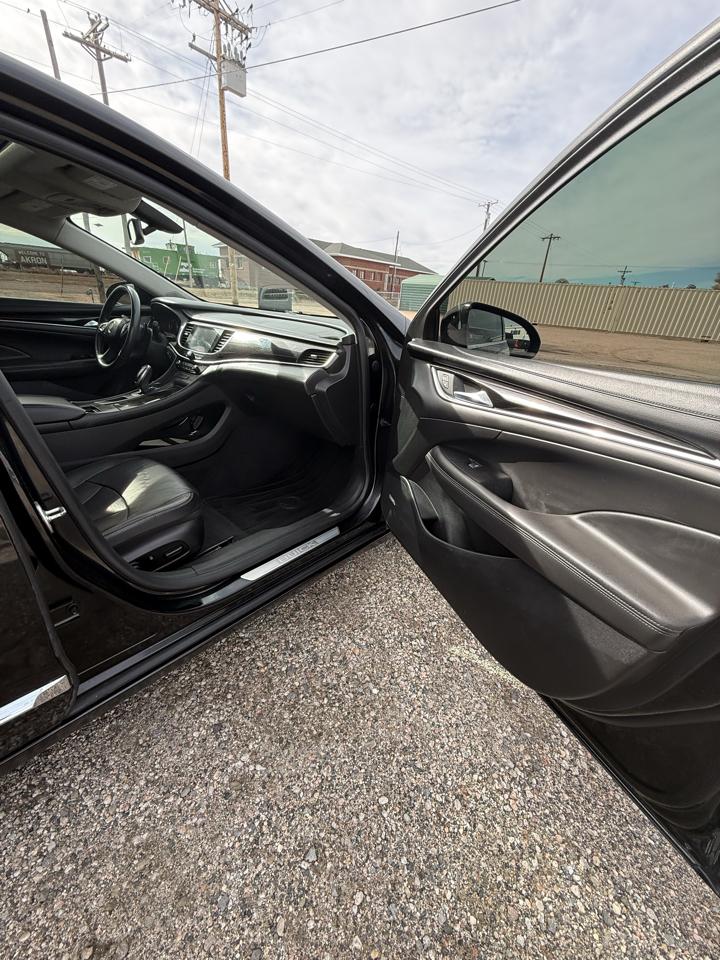 Buick LaCrosse 4dr Sdn Essence FWD 2017