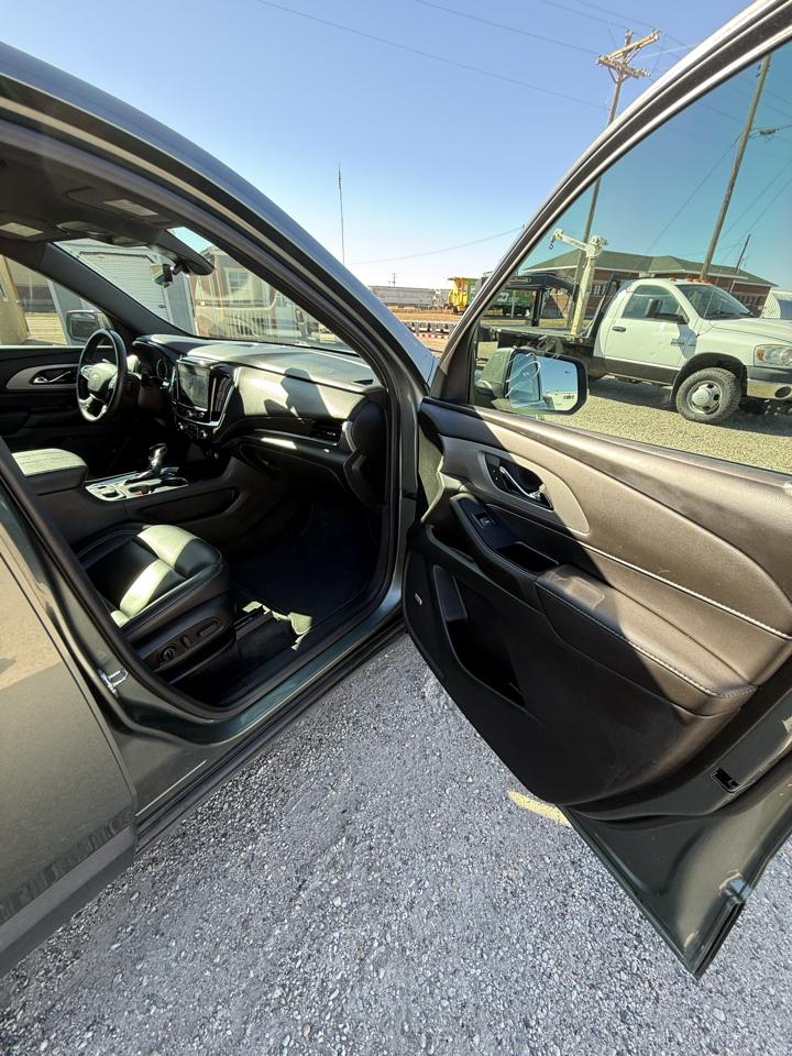 Chevrolet Traverse FWD 4dr LT Leather 2022