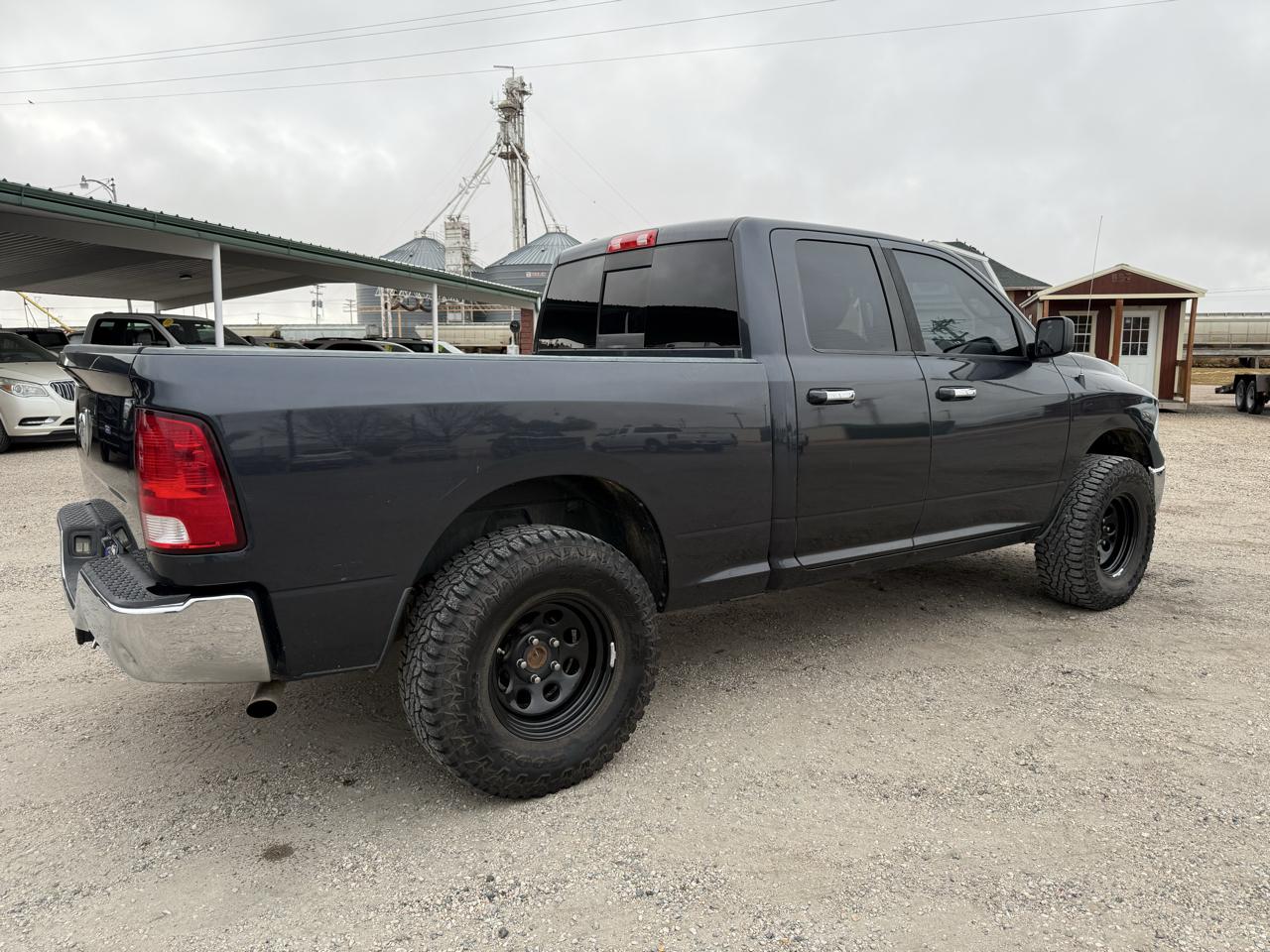 RAM 1500 SLT 4x4 Quad Cab 6'4" Box 2017