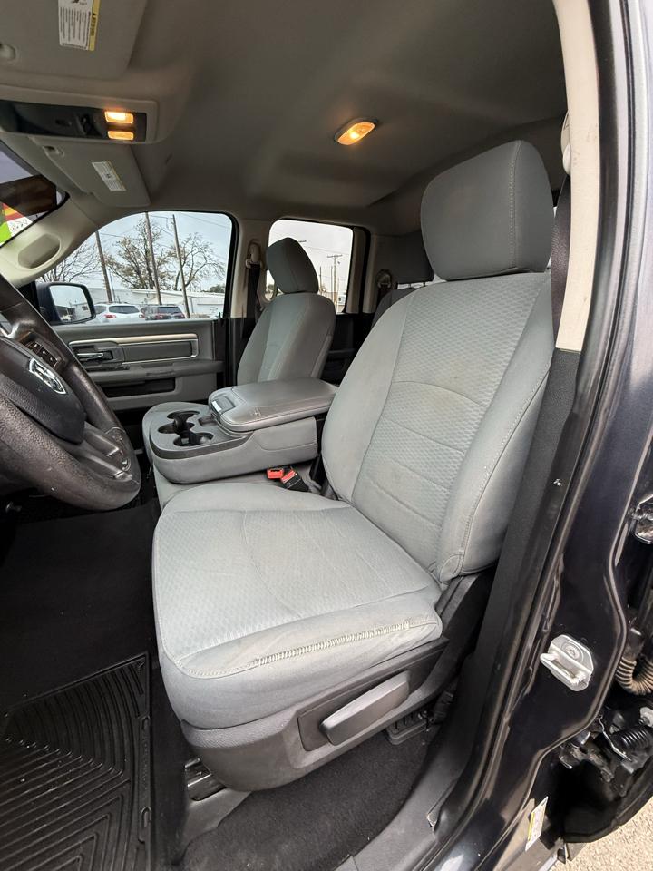 RAM 1500 SLT 4x4 Quad Cab 6'4" Box 2017