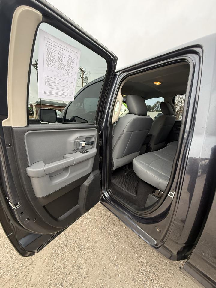 RAM 1500 SLT 4x4 Quad Cab 6'4" Box 2017