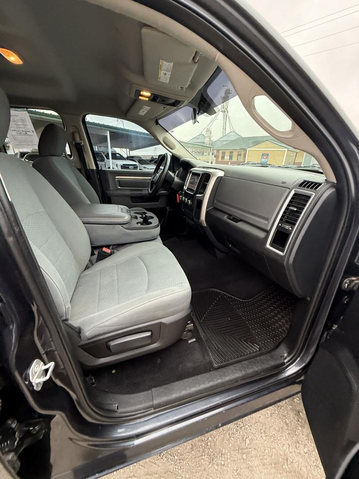RAM 1500 SLT 4x4 Quad Cab 6'4" Box 2017