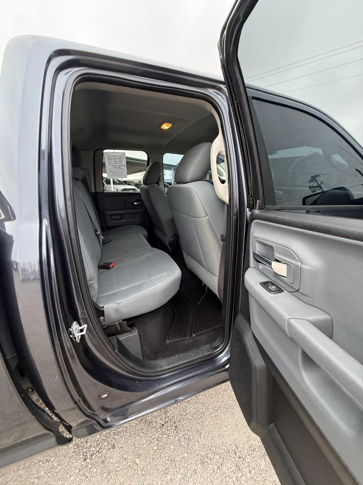 RAM 1500 SLT 4x4 Quad Cab 6'4" Box 2017