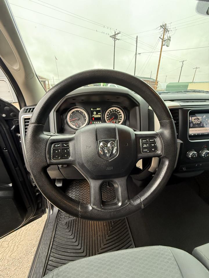 RAM 1500 SLT 4x4 Quad Cab 6'4" Box 2017