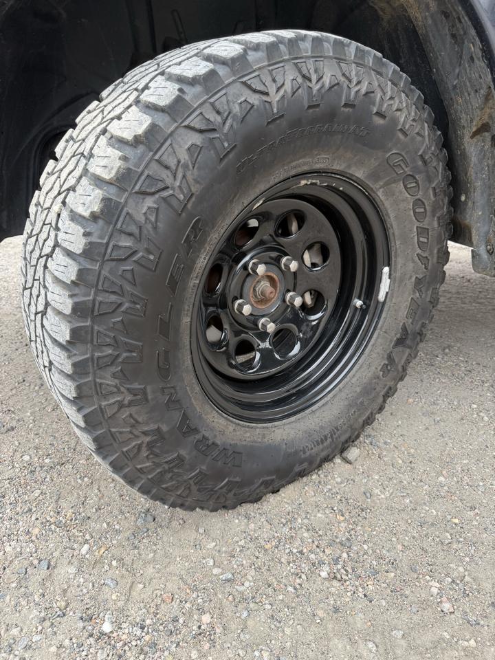RAM 1500 SLT 4x4 Quad Cab 6'4" Box 2017
