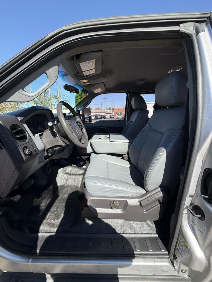 Ford Super Duty F-250 Supercab 158" XL 4WD 2015