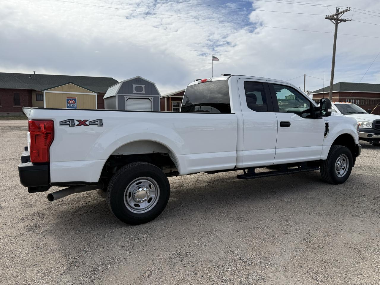 Ford F-250 SD XL SuperCab Long Bed 4WD 2022