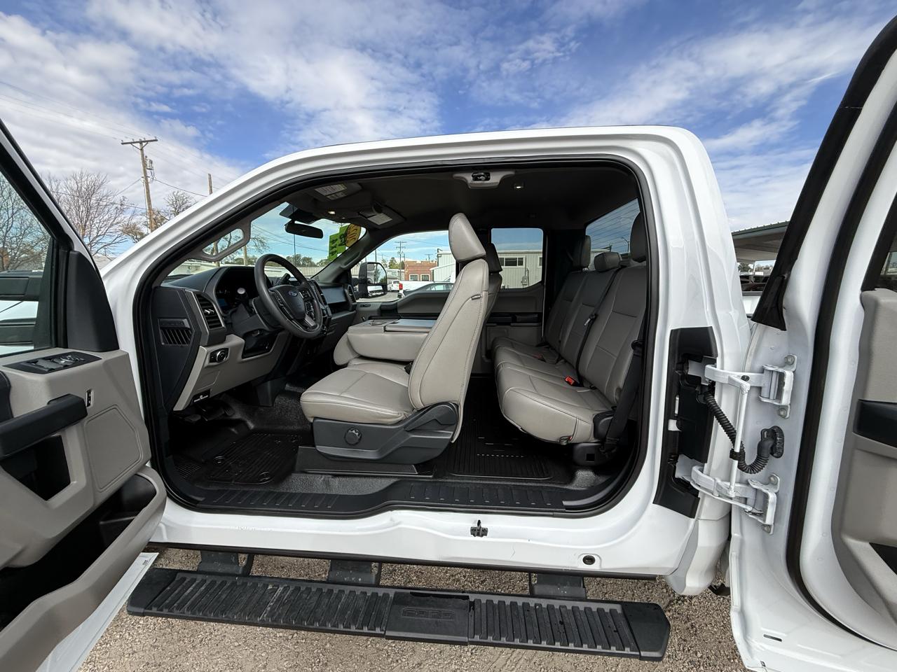 Ford F-250 SD XL SuperCab Long Bed 4WD 2022