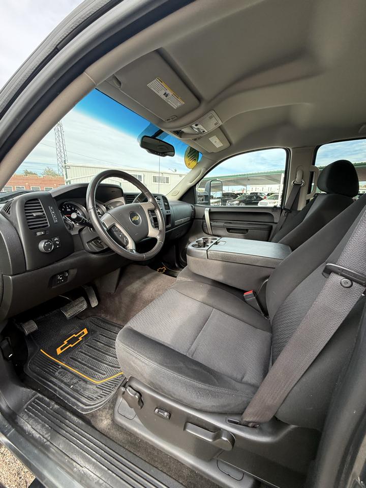 Chevrolet Silverado 1500 4WD Crew Cab 143.5" LT 2011