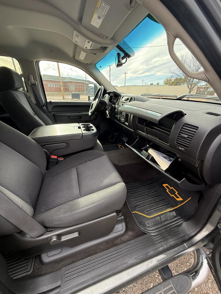 Chevrolet Silverado 1500 4WD Crew Cab 143.5" LT 2011