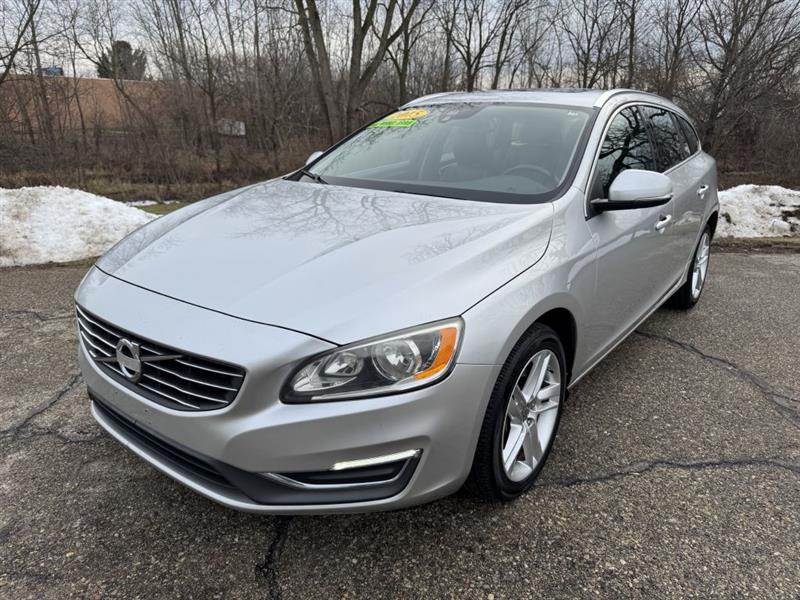 2015 Volvo V60 Premier Plus's photo