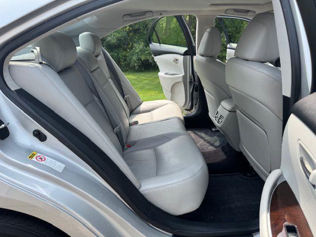 Lexus ES 350  2012