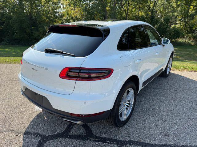 Porsche Macan  2017