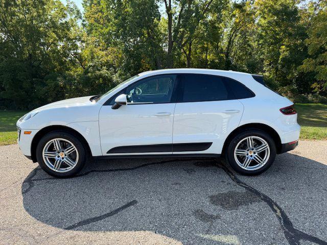 Porsche Macan  2017