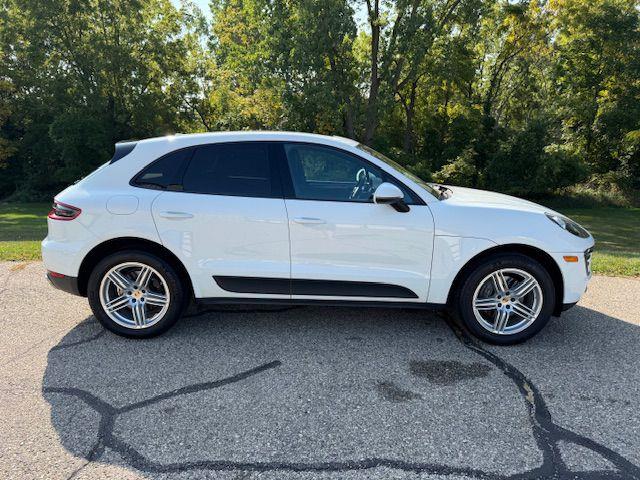 Porsche Macan  2017