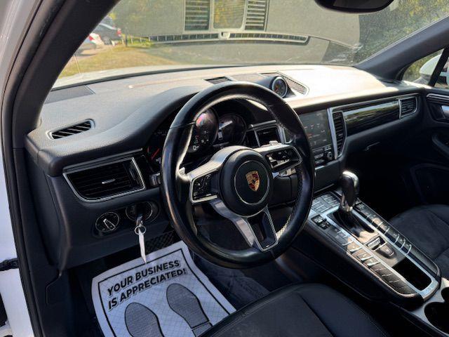 Porsche Macan  2017