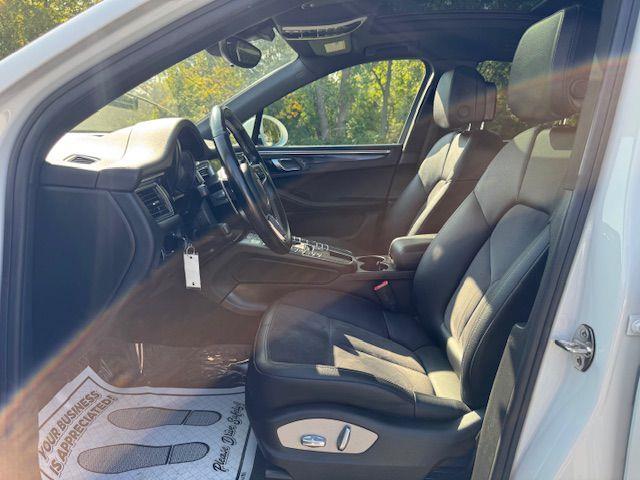 Porsche Macan  2017